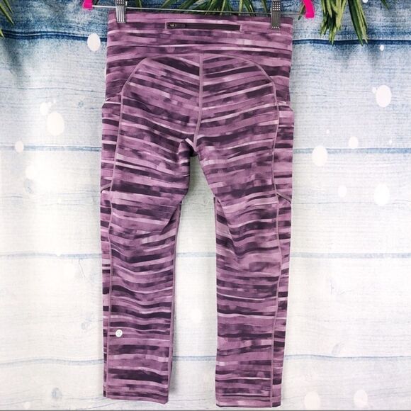 Lululemon Speed Up Crop 21" in Shadowed Smoked Mullberry Size 6 - Picture 3 of 7